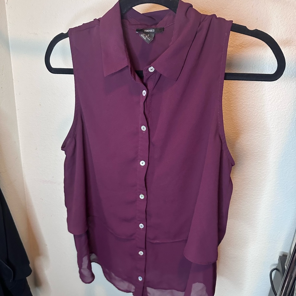 Sleeveless forever21 top